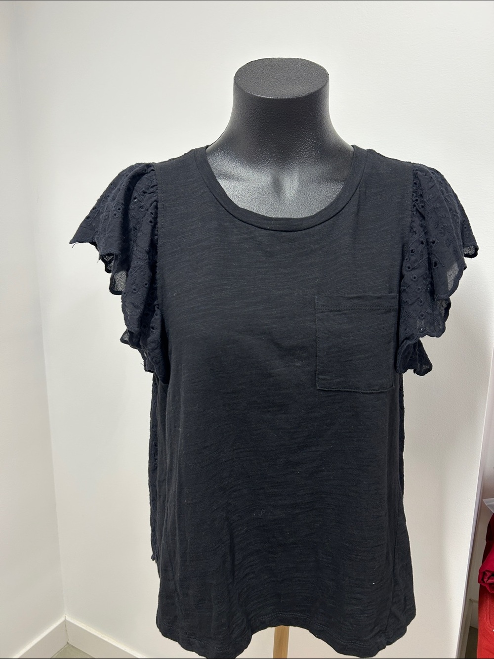 &merci Black Eyelet Flutter Sleeve Pocket Tee Top L